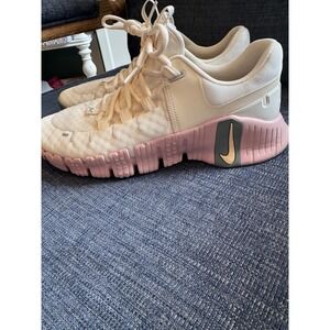 Nike Free Metcon 5 Women Training Shoes Sail Ivory Peach  Foam DV3950-102 US 9.5